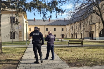 Mestská polícia pokračuje v preventívnej činnosti na školách